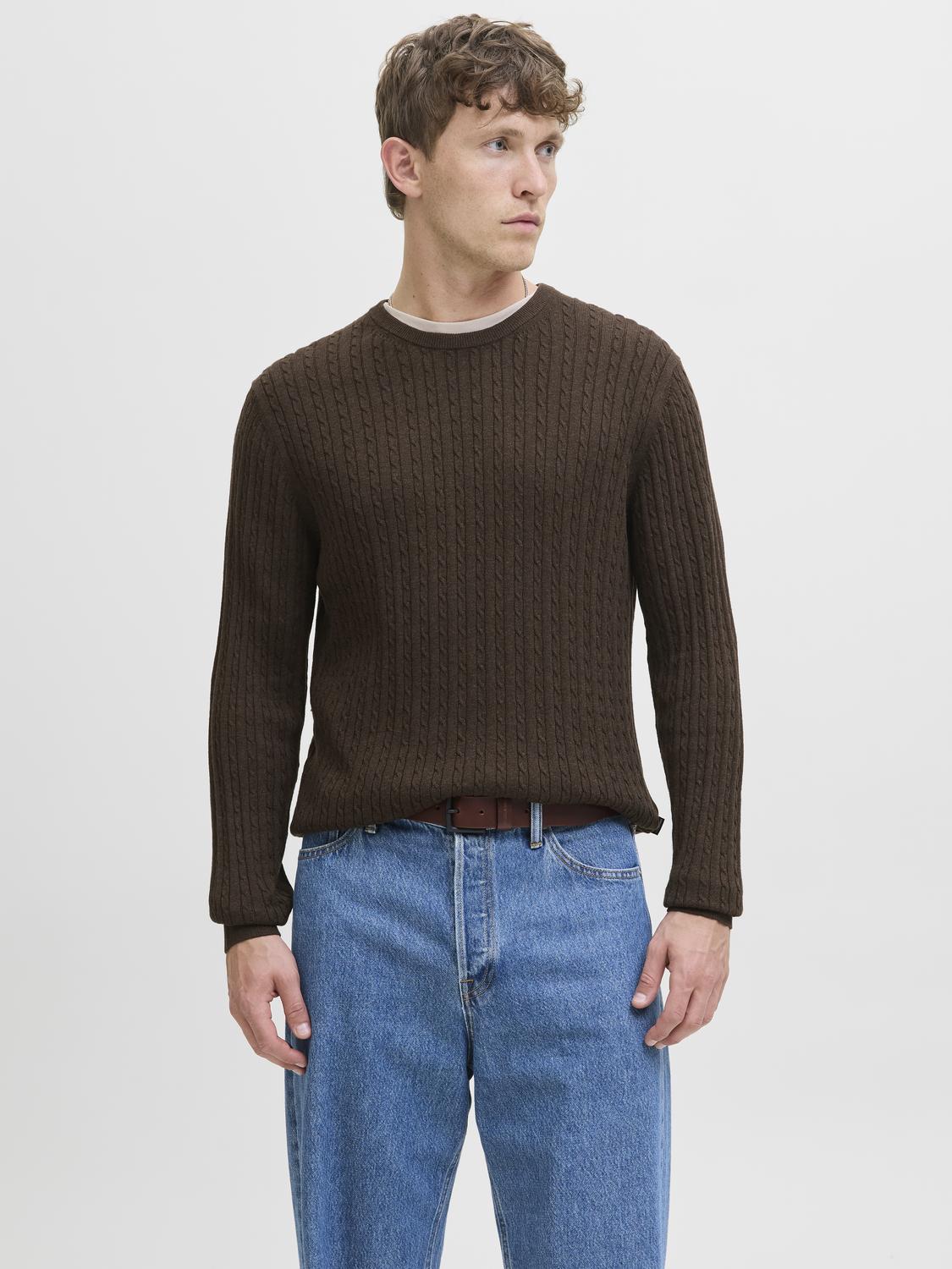 model_shot-front